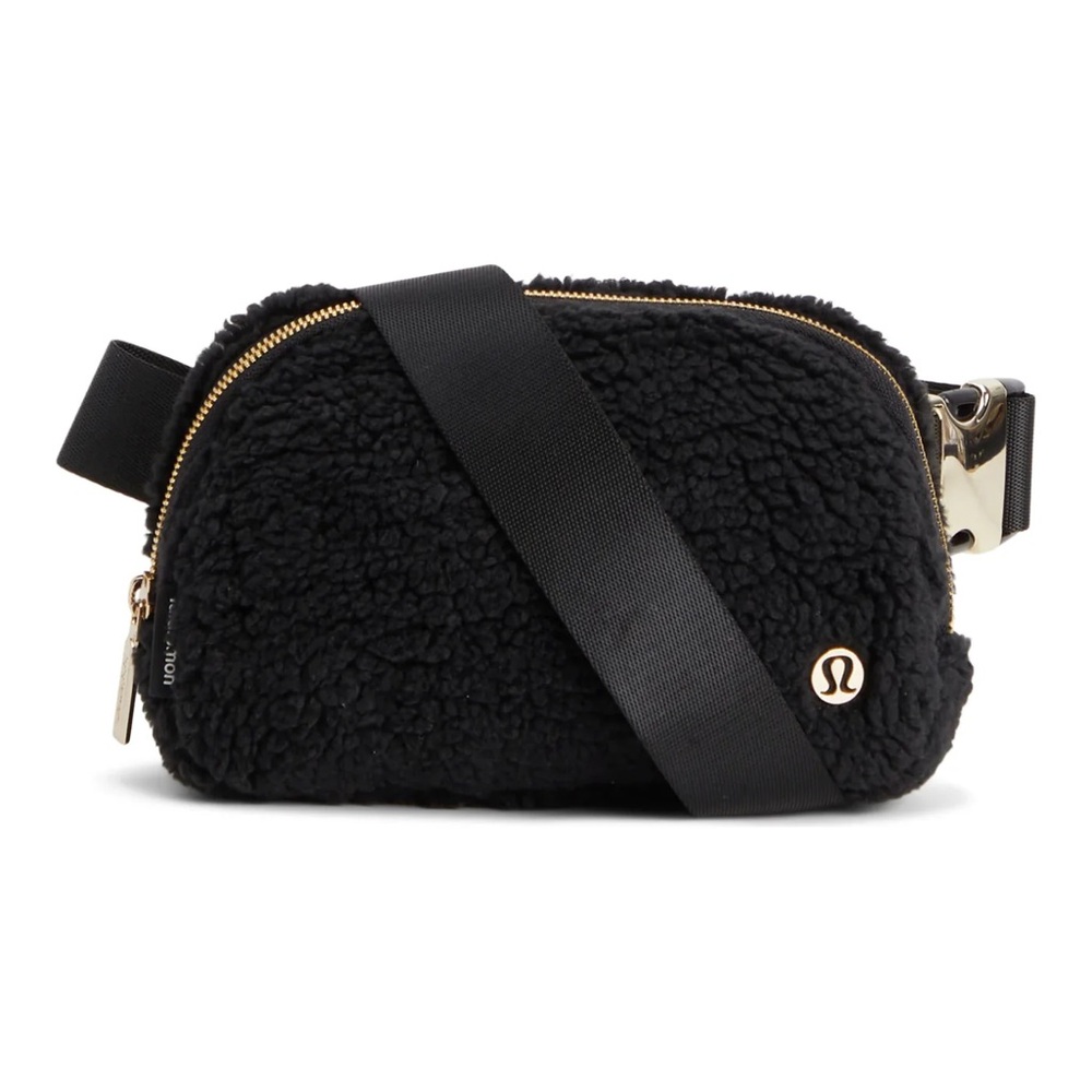 🖤Fleece Everywhere Belt Bag🖤